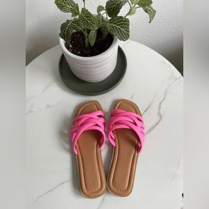 Adorable summer sandal! 💕